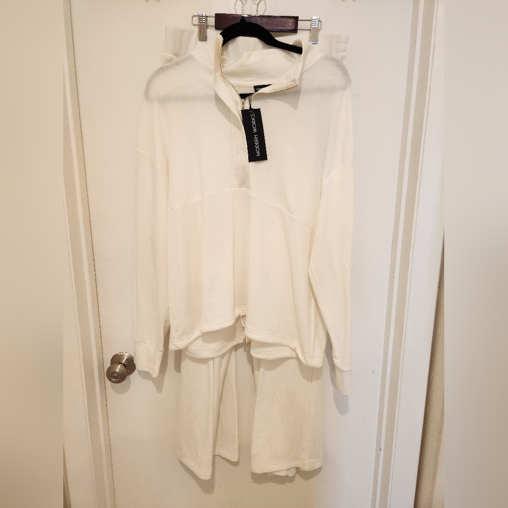 Modern Works 2 pieces set ( Ivory)